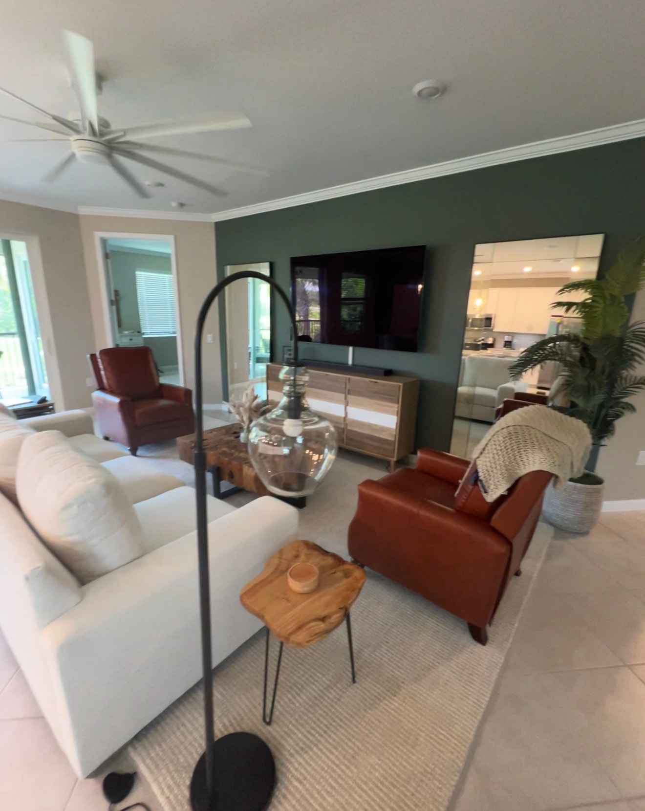 Screened porch — The Coastal Retreat